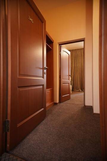 Большой двухместный номер с 1 кроватью в Гостинице Гранд Кавказ Отель